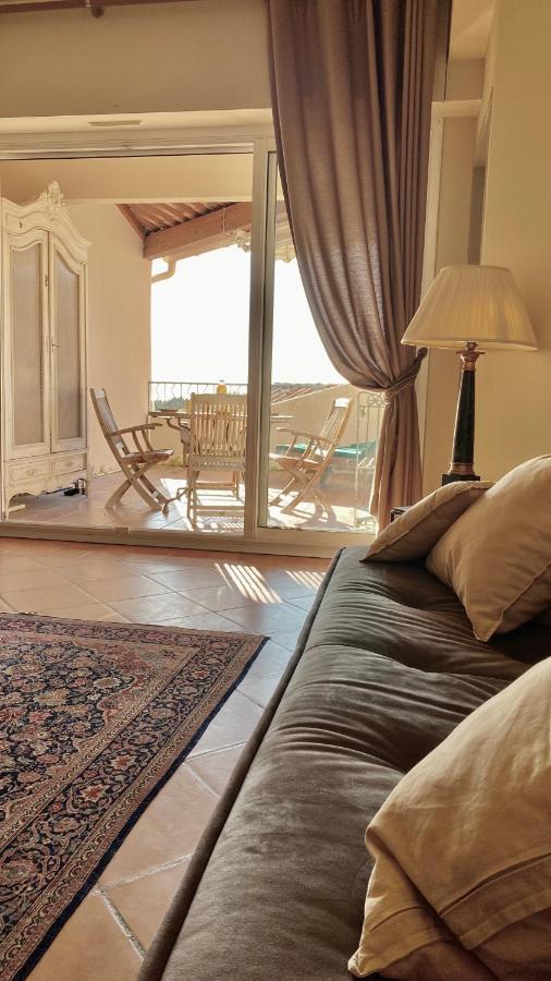 Hameau des amandiers-vue mer&golf Saint-Cyr-sur-Mer Exterior foto