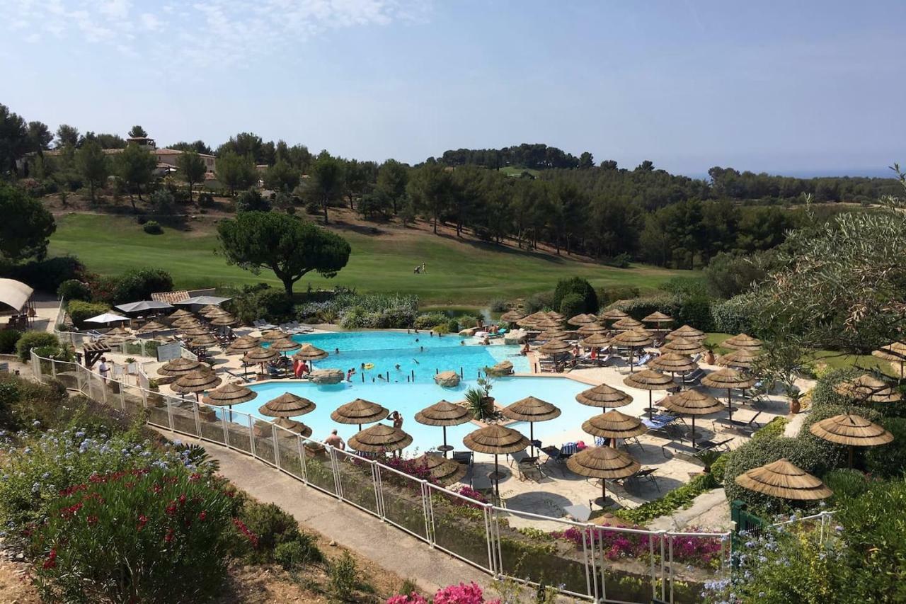 Hameau des amandiers-vue mer&golf Saint-Cyr-sur-Mer Exterior foto