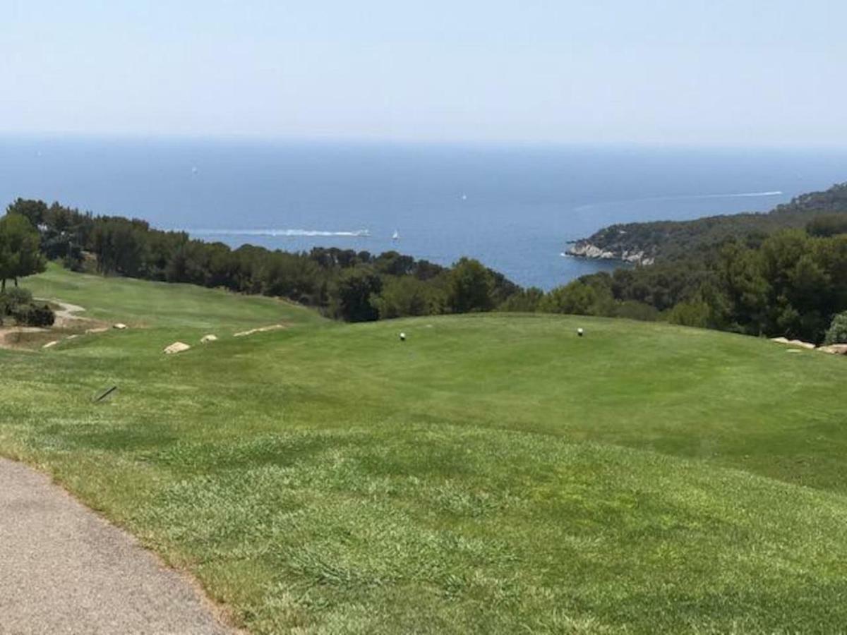 Hameau des amandiers-vue mer&golf Saint-Cyr-sur-Mer Exterior foto
